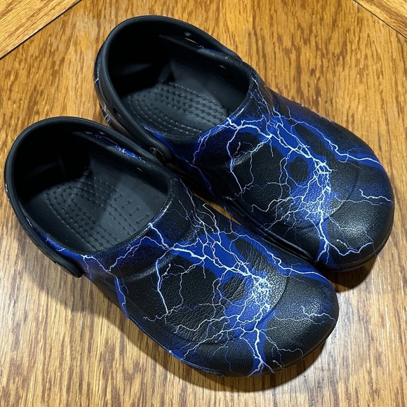 CROCS Shoes - *CROCS* Black x Blue Lightning Clogs Size 8